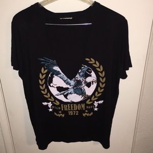 Wild Freedom V Neck Tee in Black